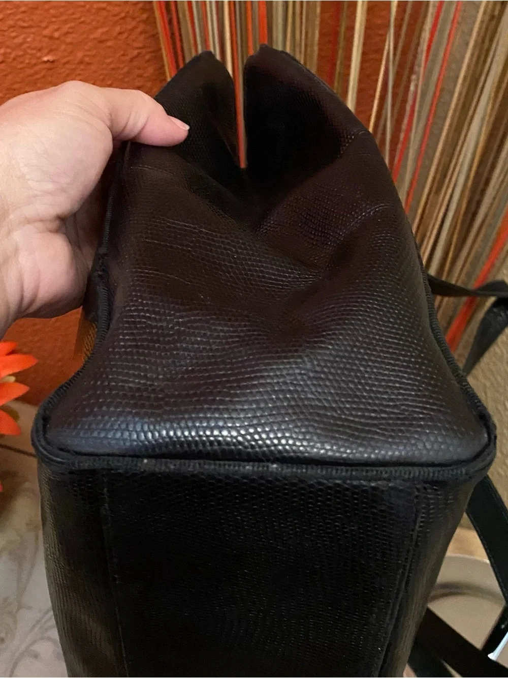 Salvatore Ferragamo Vintage - GUC -Vera Bow Lizard Embossed Shoulder Black Bag
